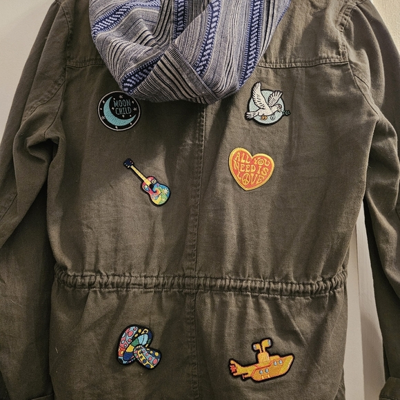 Ladies Olive Green Jacket with Fun Patches - Picture 5 of 6
